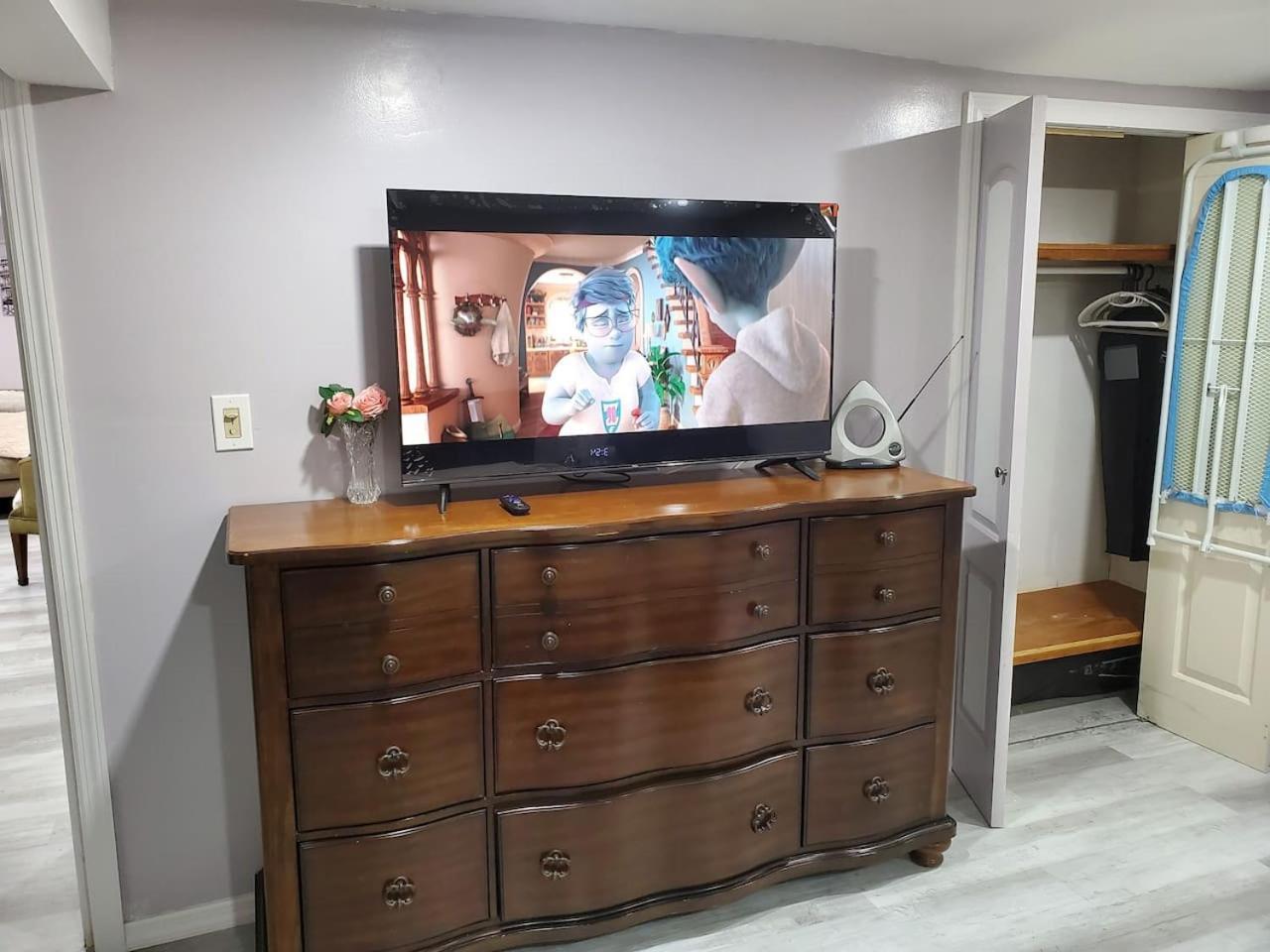 Lovely 2 Bedroom Apartment With 2 Entrance And Parking Nowy Jork Zewnętrze zdjęcie